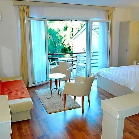 Hotel Art Media 4*