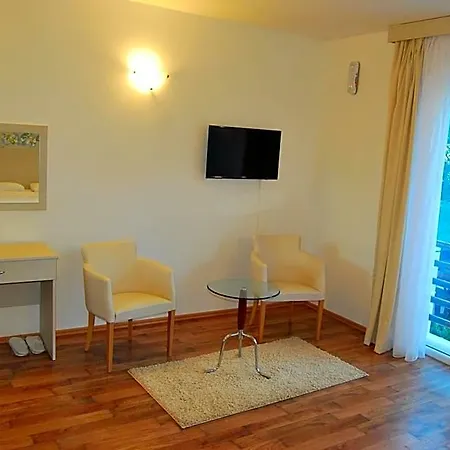 Art Media 4* Podgorica