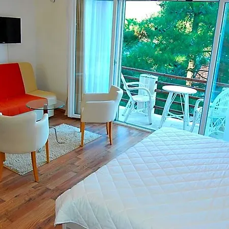 Hotel Art Media 4*
